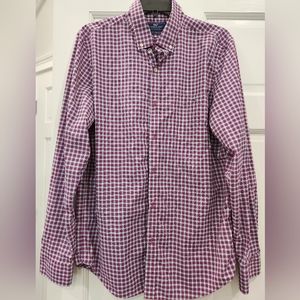 Vineyard Vines button down shirt